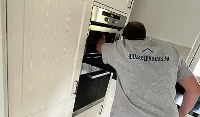 clean inside oven
